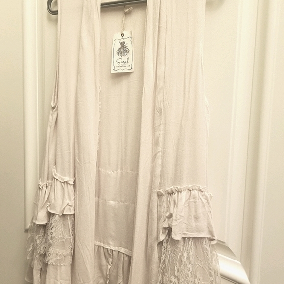 EASEL Sleeveless Ruffled Open Top - Picture 1 of 6